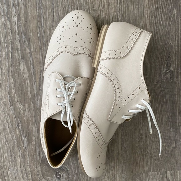 ♡ NWOT Ivory Lace Up Oxford Women Shoes ♡ - Picture 9 of 9
